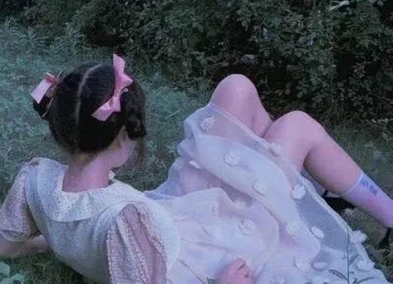 男友发脾气摔东西，能原谅吗