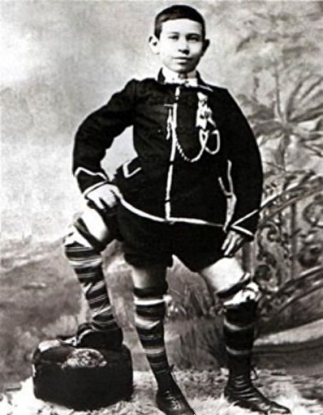 老照片纪录：拥有三条腿，两个生殖器官的男人