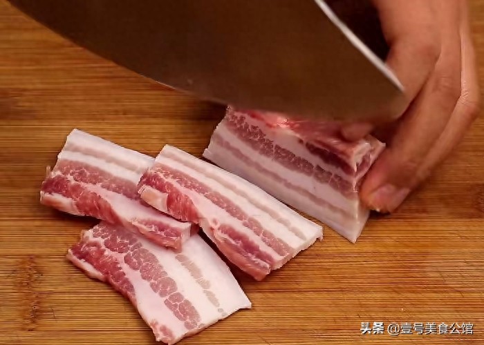 粉蒸肉的简单做法，入口软滑，鲜香营养，不错的居家美食