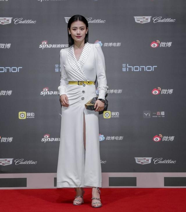 明星穿衣搭配大全(和3位最会穿搭的女明星学穿衣)(15)