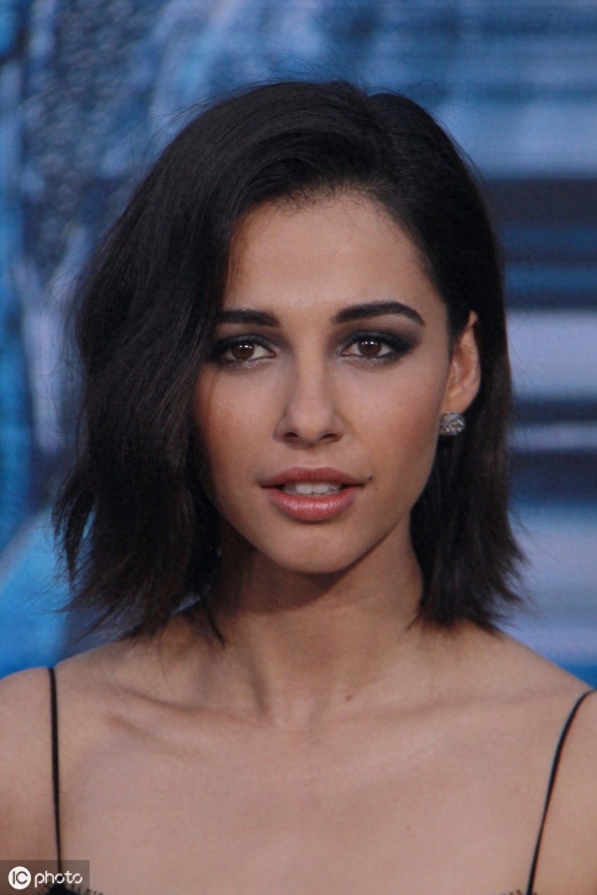 娜奥米·斯科特：新版“霹雳娇娃”原来曾经混得这么惨