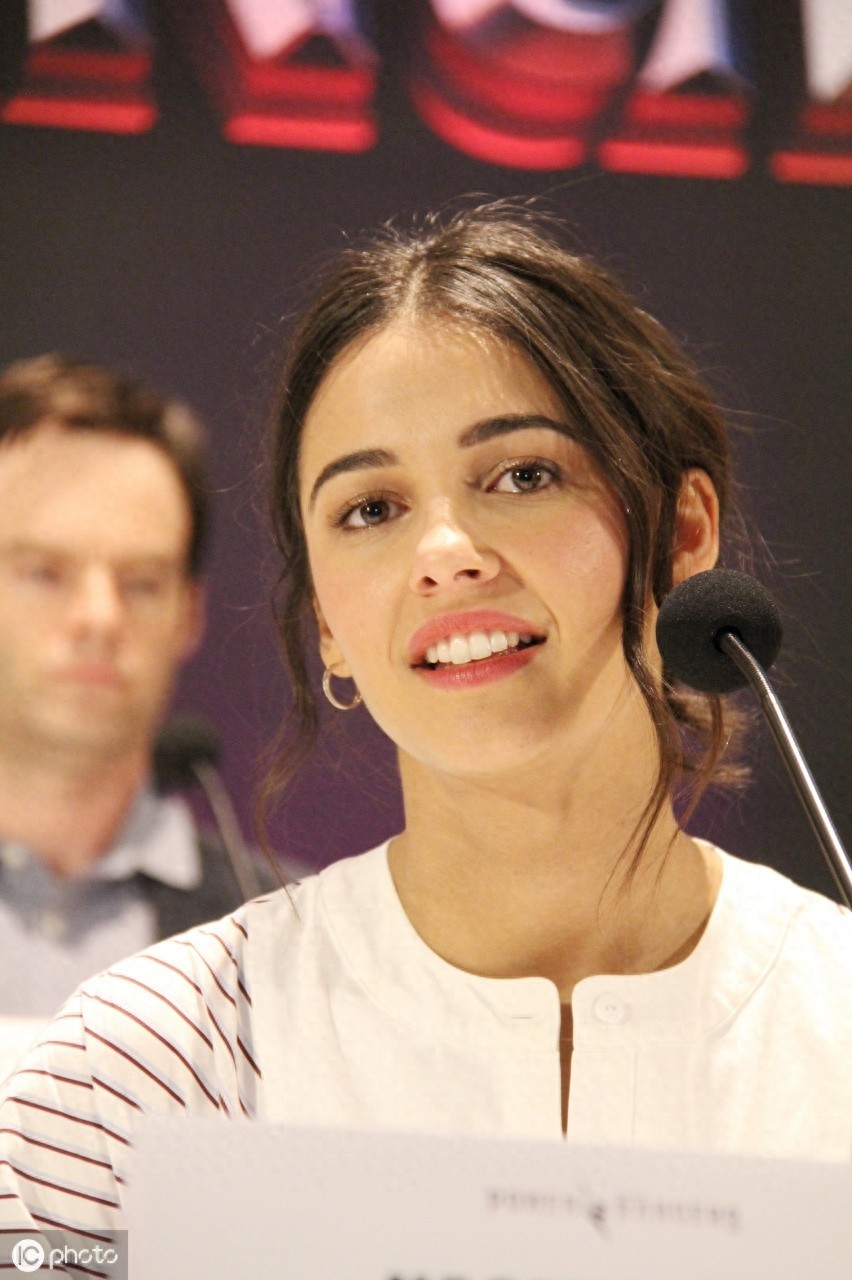 娜奥米·斯科特：新版“霹雳娇娃”原来曾经混得这么惨