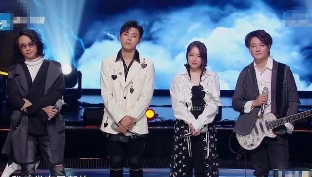 赵薇为什么被踢出娱乐圈（飞儿被甩之后被踢出团）