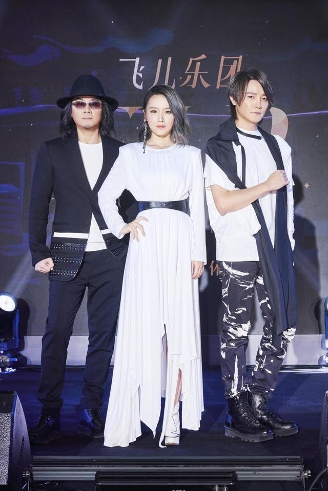 赵薇为什么被踢出娱乐圈（飞儿被甩之后被踢出团）