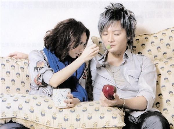 赵薇为什么被踢出娱乐圈（飞儿被甩之后被踢出团）