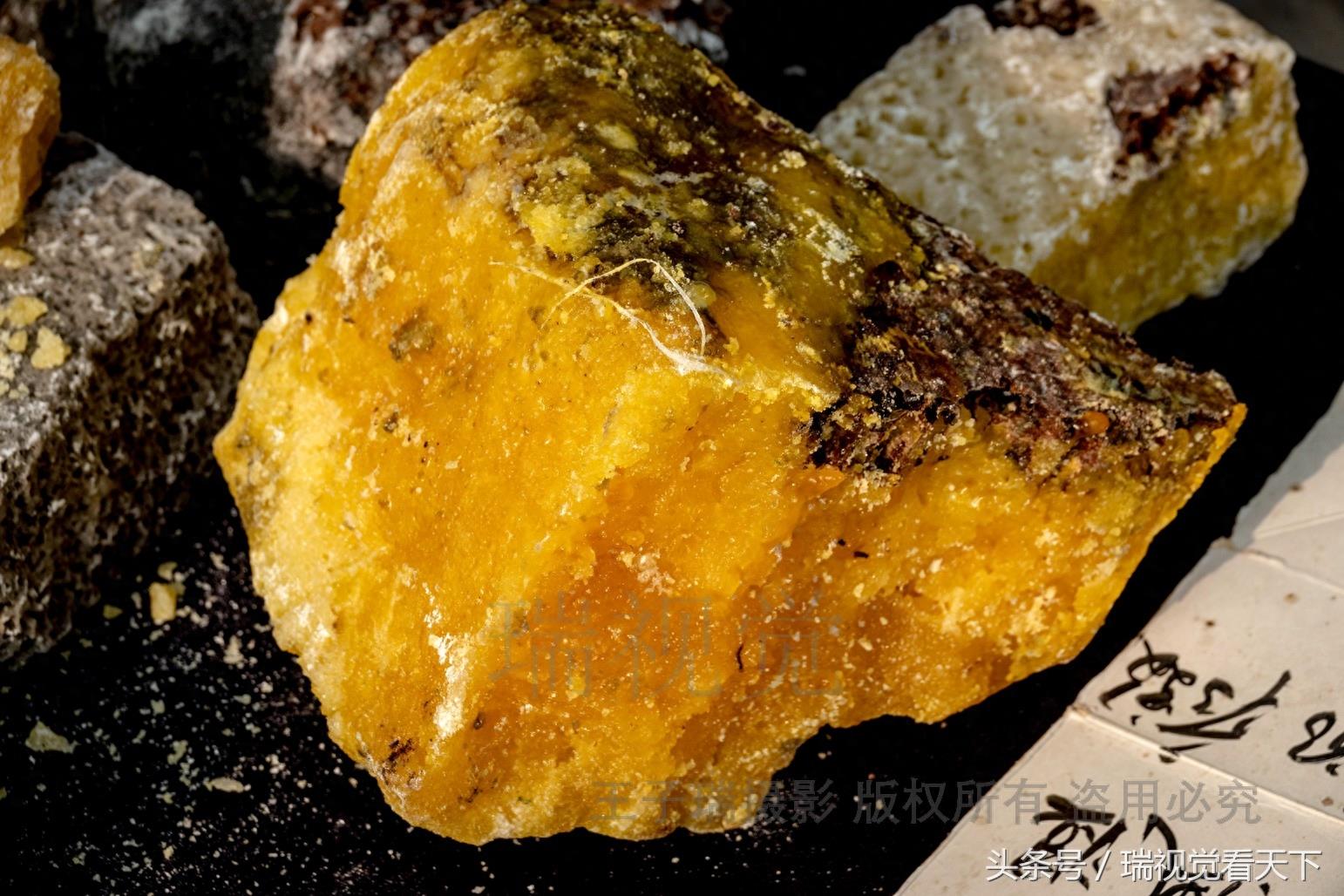 旅游景区摊点“石蜜”，99%都是假的，白糖蔗糖淀粉白矾色素香精