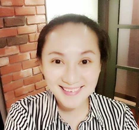 性感女星恋上70岁富商,遭其恐吓沦为餐厅服务员!