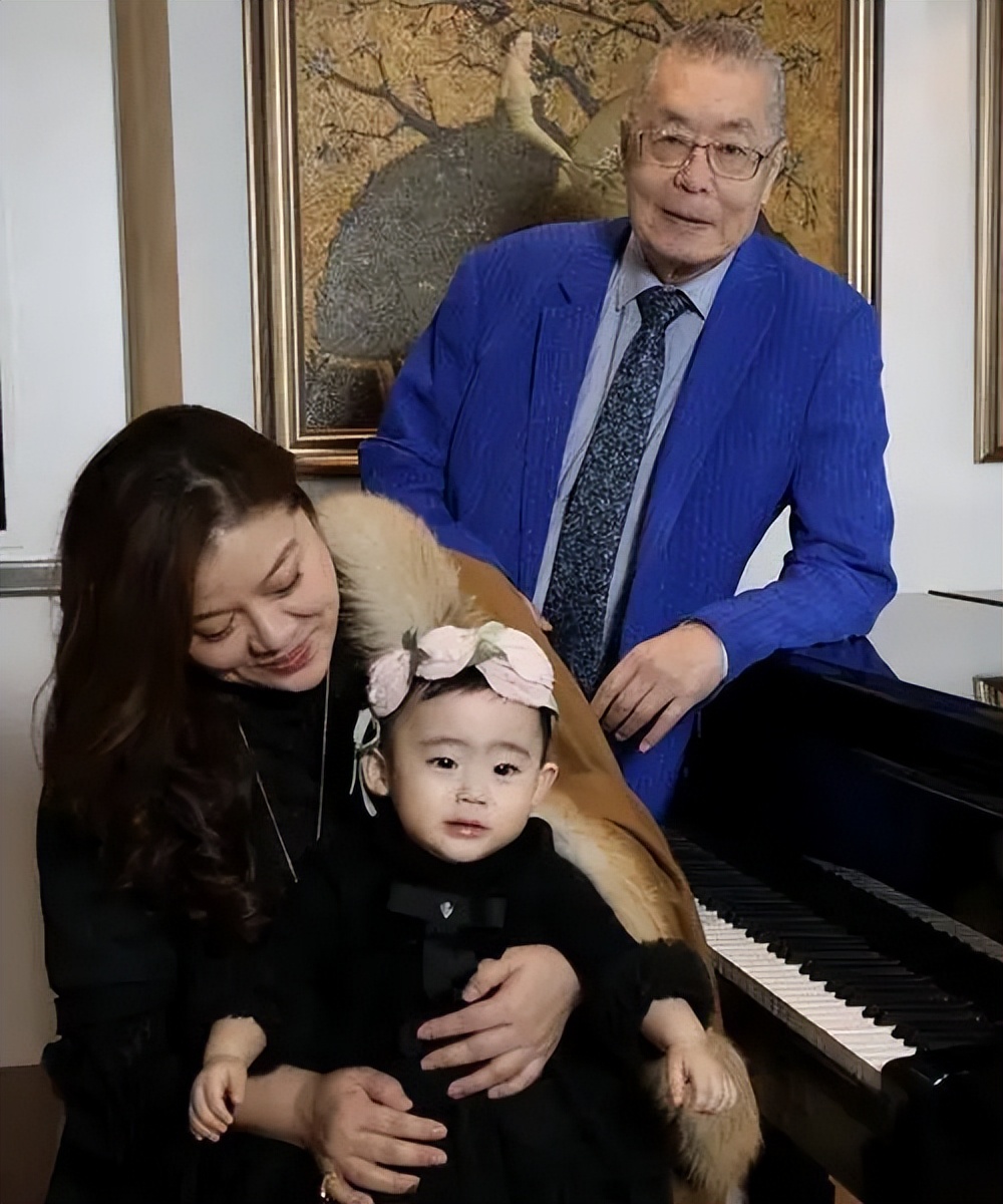 琵琶公主孙颖：41岁为爱嫁78岁三婚刘诗昆，三年后诞下一女