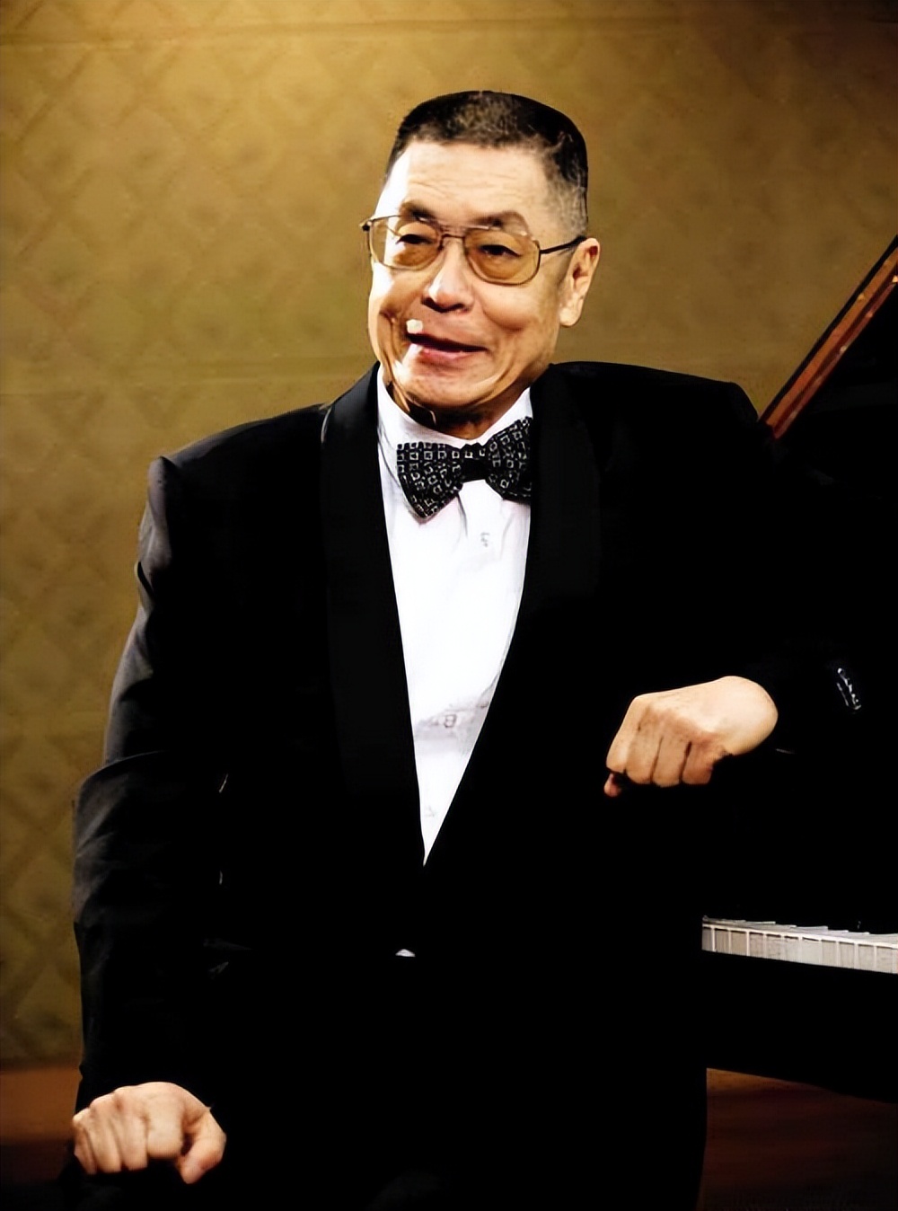 琵琶公主孙颖：41岁为爱嫁78岁三婚刘诗昆，三年后诞下一女