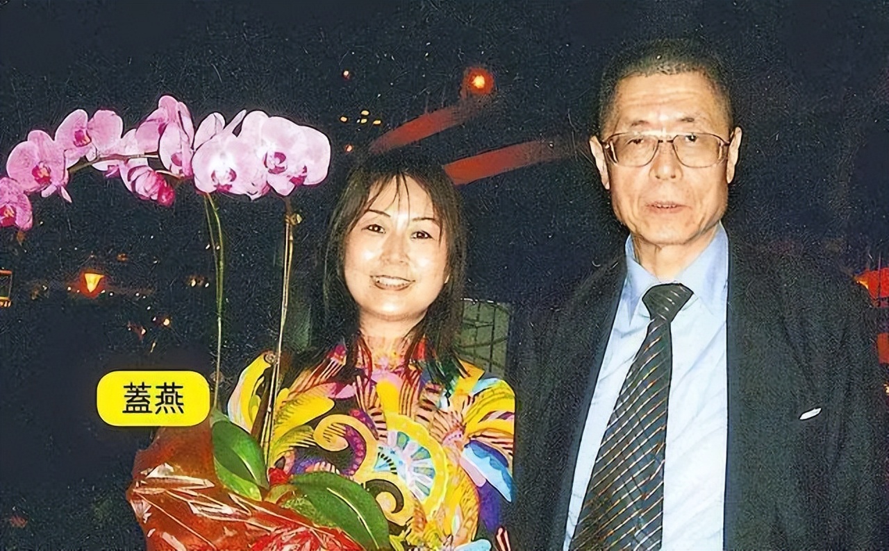 琵琶公主孙颖：41岁为爱嫁78岁三婚刘诗昆，三年后诞下一女