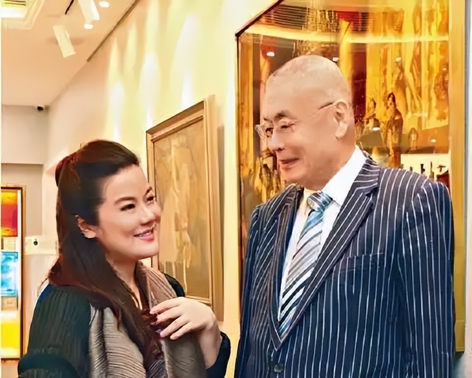 琵琶公主孙颖：41岁为爱嫁78岁三婚刘诗昆，三年后诞下一女