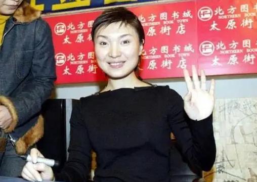 常回家看看陈红年轻时的盛世容颜（掏空丈夫12亿财产）(11)