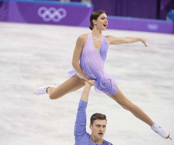 花样滑冰女人尴尬瞬间 容易让自己的一些部位暴露