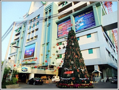 实拍老挝首都万象：看起来不如我们的县城，超市大多是中国商品