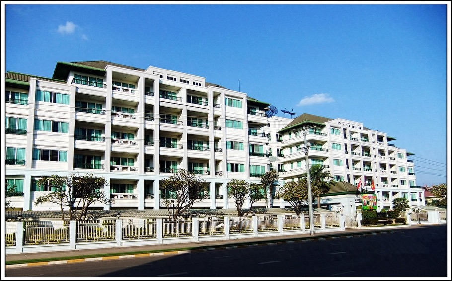 实拍老挝首都万象：看起来不如我们的县城，超市大多是中国商品