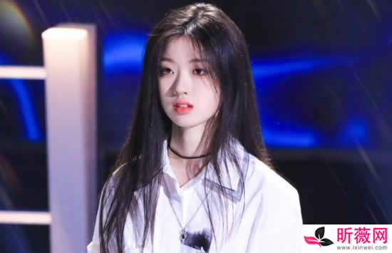 中国好声音单依纯家庭背景曝光 单依纯是富二代吗家里有钱吗