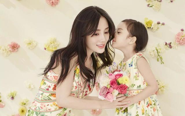 李小璐复出的原因(复出不得力的李小璐创个人品牌)(4)