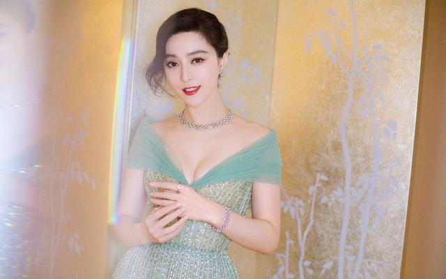 李小璐复出的原因(复出不得力的李小璐创个人品牌)(20)