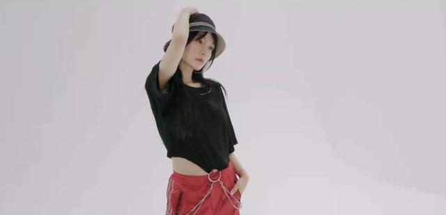 李小璐复出的原因(复出不得力的李小璐创个人品牌)(17)