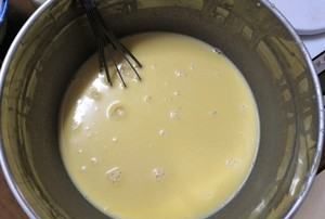 没有平底锅怎么做千层蛋糕的皮,榴莲千层用什么锅最好图2